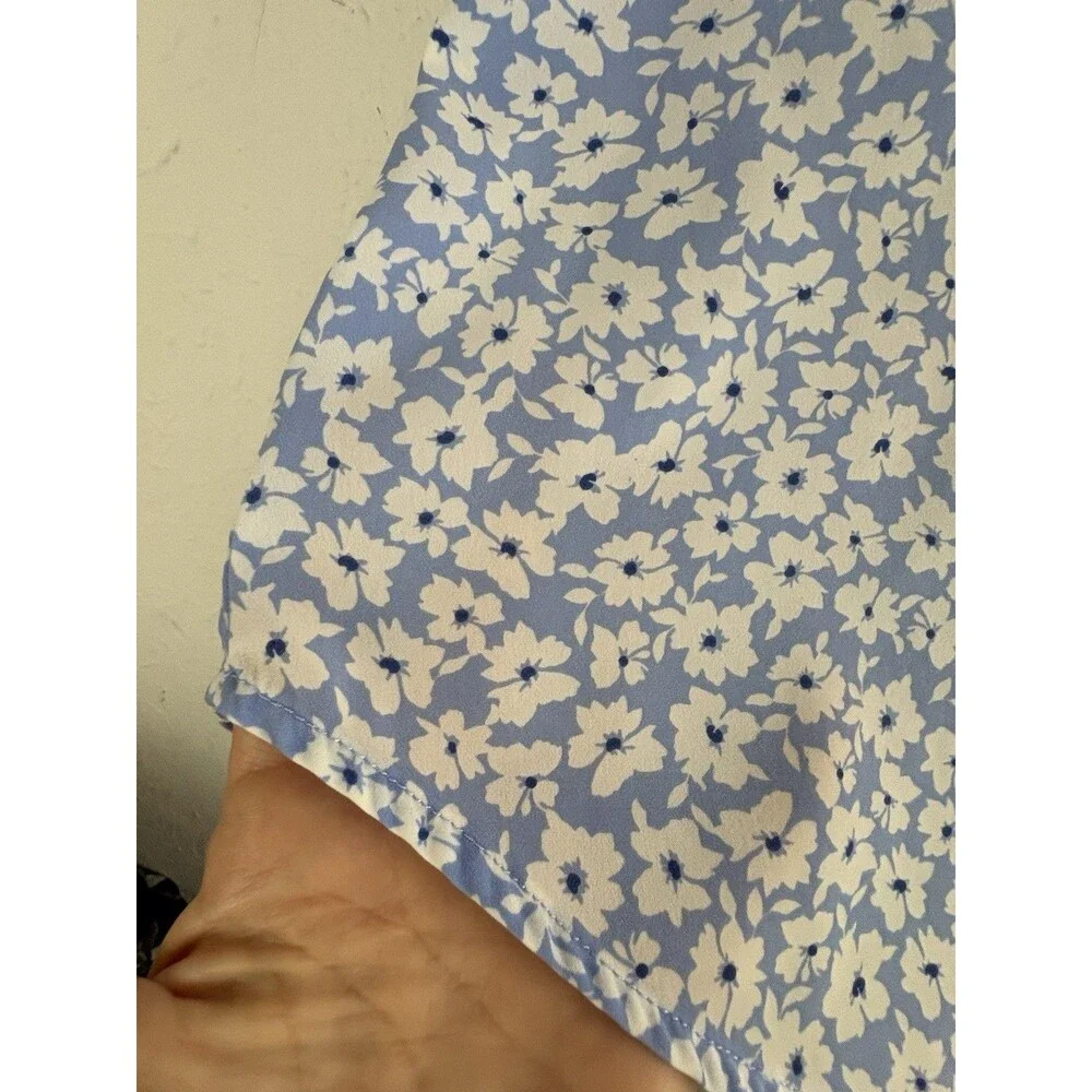 J Crew Womens Shirt Adult Size Small Blue Floral Sleeveless Button Placket